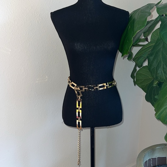 ESCADA Women’s Gilded Gold Geometric Luxury Elegance Classic Adjustable Belt - Picture 7 of 9